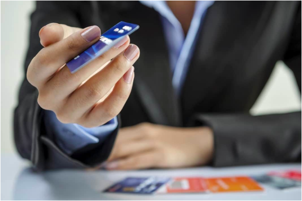 5 Ways How Business Credit Cards help Startups Gain Momentum