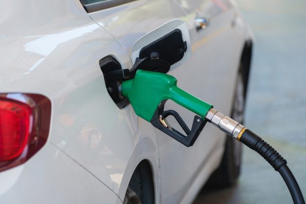 how to fill up your gas tank for the first time